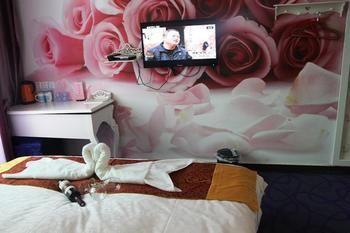 Jicheng  Zhengzhou Love Theme Hotel מראה חיצוני תמונה